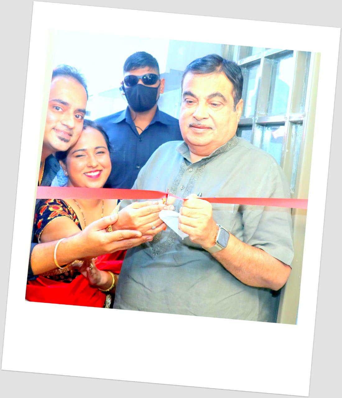 Patient waiting area at Maxcare Dental Clinic Dhantoli Nagpur